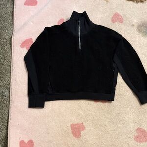 Black Sherpa Lululemon half zip size 8